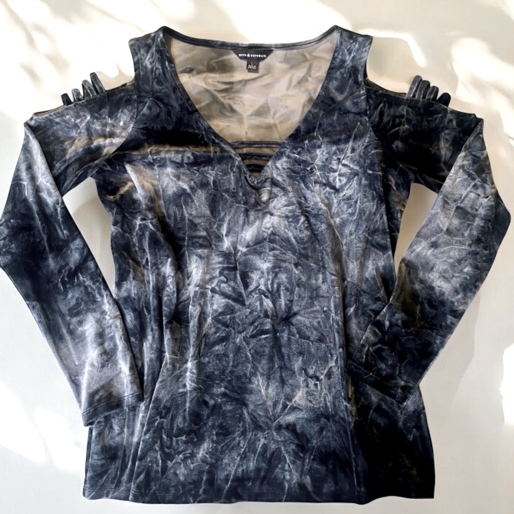 Rock & Republic | Women’s Sz Lg | Silver-Gray Velour | Long Sleeve Shirt |
